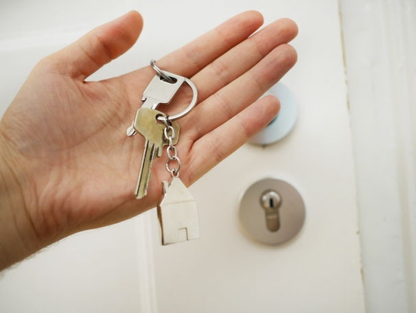 https://CaroleE.StopRentingStartOwning.org
